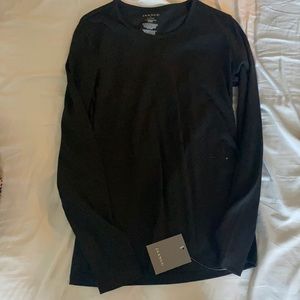 Long sleeved black undershirt